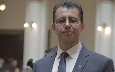 EN 12 DÍAS DE GOBIERNO SURGE LA PRIMERA CRISIS DE GABINETE