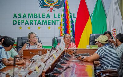 COORDINAN ACTOS PROTOCOLARES POR ANIVERSARIO DEPARTAMENTAL EN TRINIDAD BENI