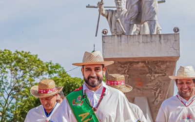 ALCALDE TRINITARIO RECONOCE A PEDRO IGNACIO MUIBA CON OFRENDA FLORAL