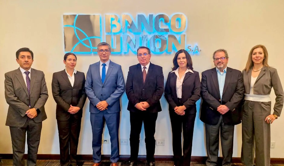 MINISTRO POSESIONA NUEVO DIRECTORIO DEL BANCO UNIÓN SA