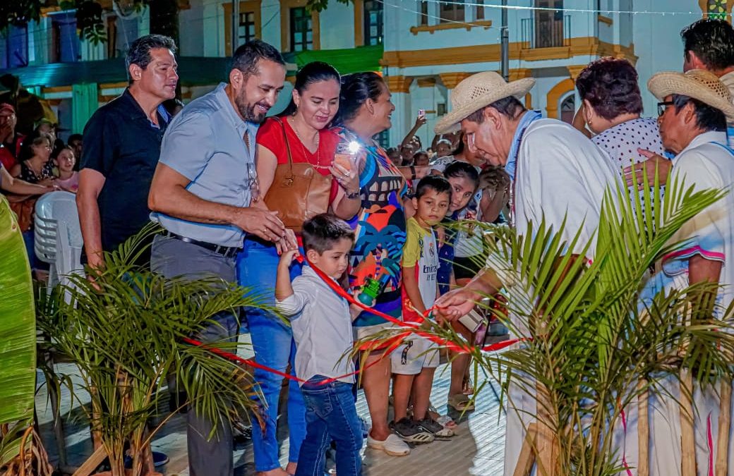 ALCALDE CRISTHIAN CÁMARA INAUGURA PESEBRE NAVIDEÑO FOMENTANDO UNIDAD
