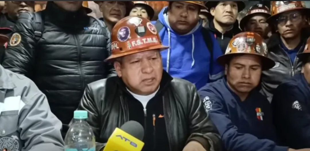 MINEROS INICIAN HUELGA GENERAL INDEFINIDA, EXIGEN RENUNCIA DE PAZ