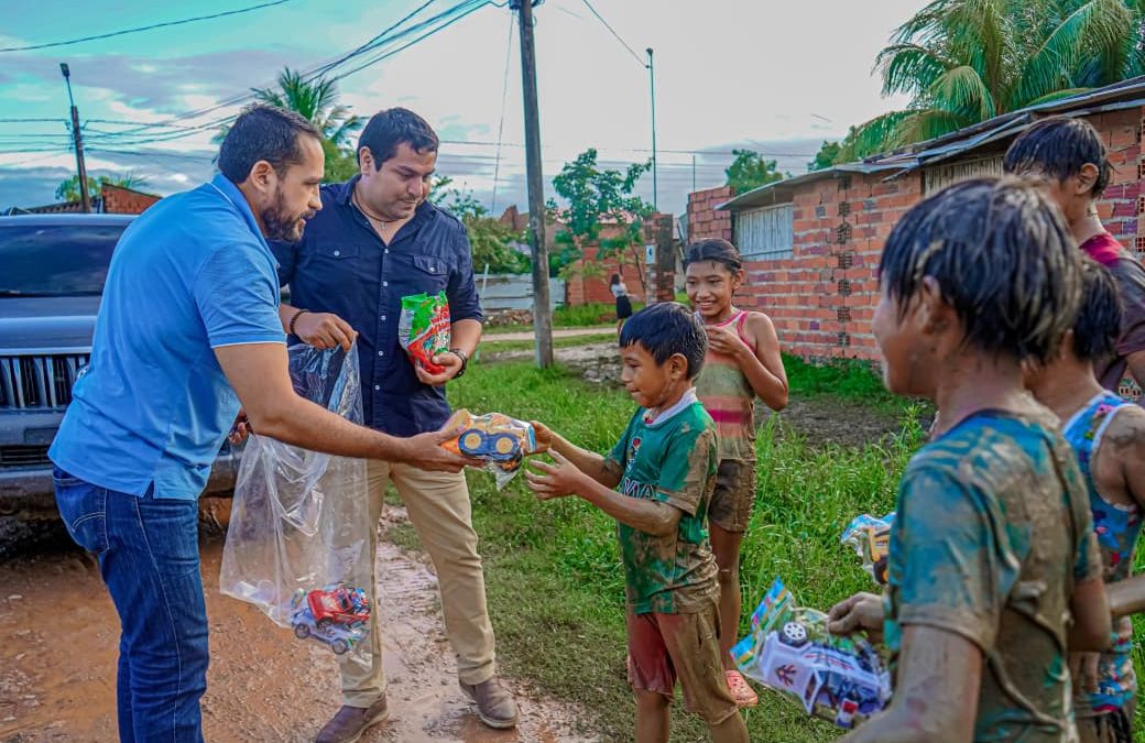 ALCALDE CRISTHIAN CÁMARA REALIZA ACTIVIDADES SOLIDARIAS DURANTE LAS FIESTAS NAVIDEÑAS TRINITARIAS