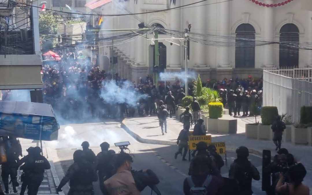DOCE MARCHISTAS DETENIDOS TRAS REPRESIÓN POLICIAL CONTRA LA COB