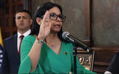 DELCY RODRÍGUEZ ASUME OFICIALMENTE COMO PRESIDENTA ENCARGADA DE VENEZUELA TRAS SECUESTRO DE MADURO