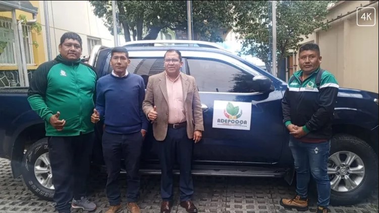 GOBIERNO DE PAZ BUSCA ACERCARSE A ADEPCOCA ENTREGANDO UNA MOVILIDAD