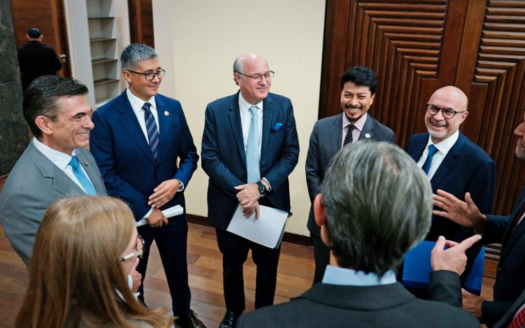 PRESIDENTE RODRIGO PAZ CAMBIA POSTURA Y JUSTIFICA ENDEUDAMIENTO
