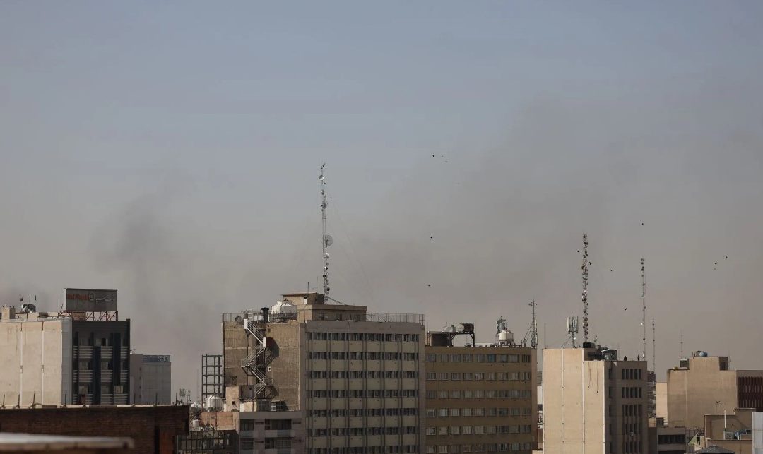 IRÁN RESPONDE CON MISILES TRAS ATAQUE DE EE.UU.