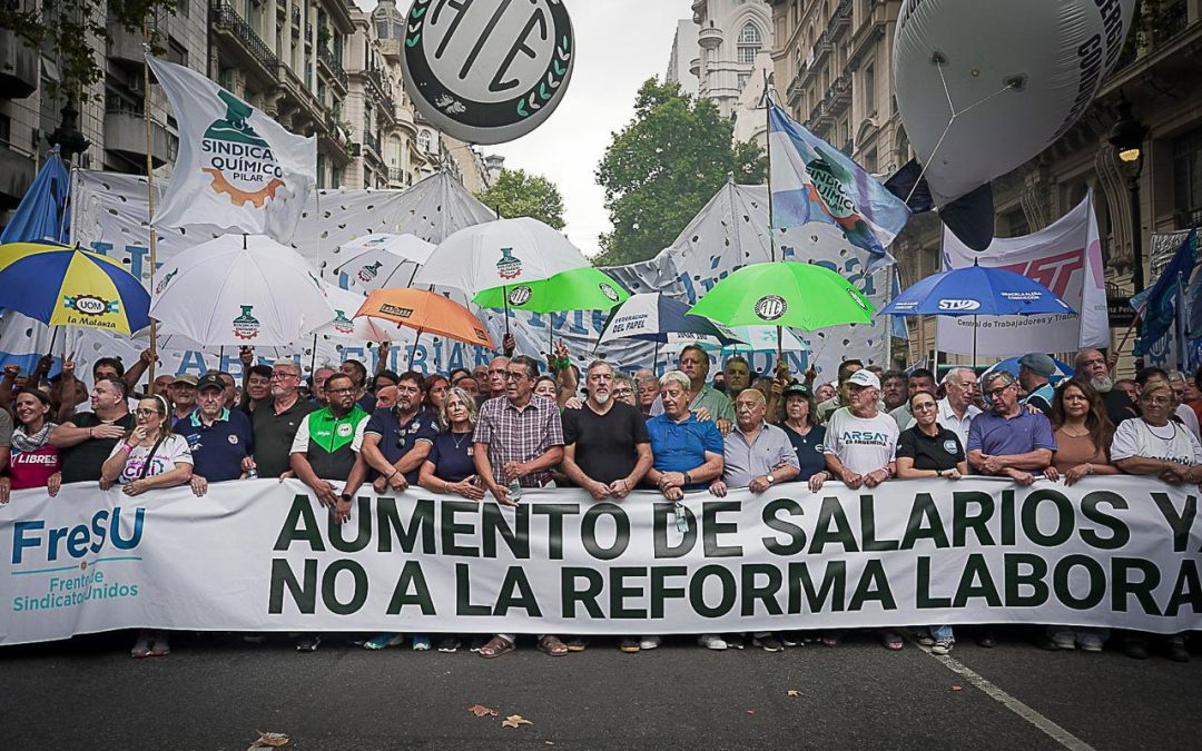 PARO NACIONAL CONTUNDENTE MIENTRAS DIPUTADOS APRUEBAN REFORMA LABORAL