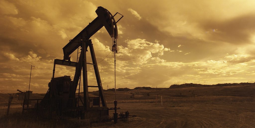 GOLFO PÉRSICO REDUCE PRODUCCIÓN PETROLERA POR BLOQUEO