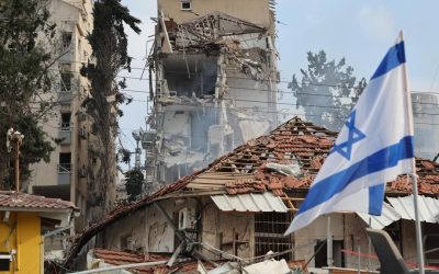 IRÁN DESPLIEGA ATAQUES MASIVOS CONTRA BASES DE EE.UU.