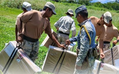 MATERIAL ELECTORAL LLEGA BAJO RESGUARDO A ZONAS REMOTAS DEL BENI