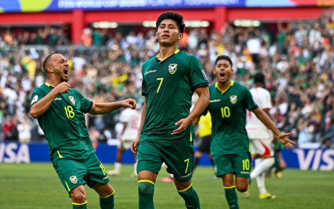 BOLIVIA REMONTA CON AUTORIDAD Y ESTÁ A UN PARTIDO DEL MUNDIAL
