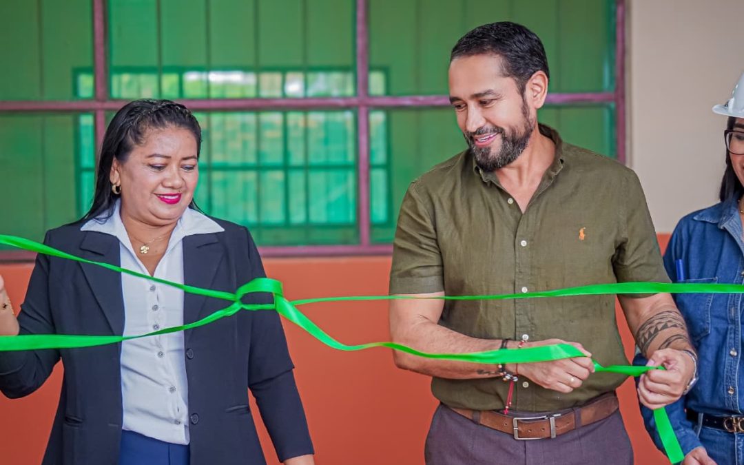 ALCALDÍA ENTREGA OBRAS EN UNIDAD EDUCATIVA Y ACELERA MEJORAS URGENTES