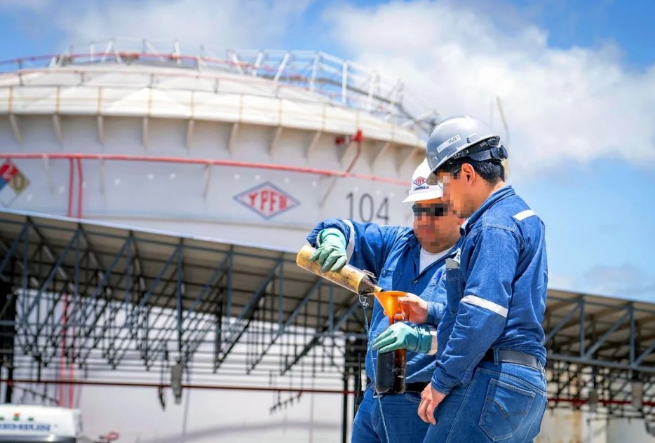 YPFB ORDENA A TODA SU CÚPULA PONER SUS CARGOS A DISPOSICIÓN
