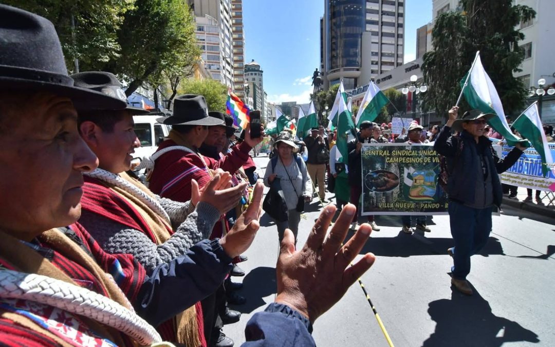VICEMINISTROS AMENAZARON A DIRIGENTES INDÍGENAS EN LA ENTREGA DE PLIEGO EN LA PAZ