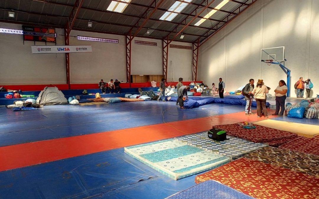 UMSA ALBERGA A MARCHISTAS INDÍGENAS EN SU COLISEO TRAS LLEGADA A LA PAZ