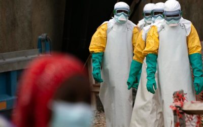 ÉBOLA SIN CURA EXPANDE EL MIEDO Y DEJA 80 MUERTOS