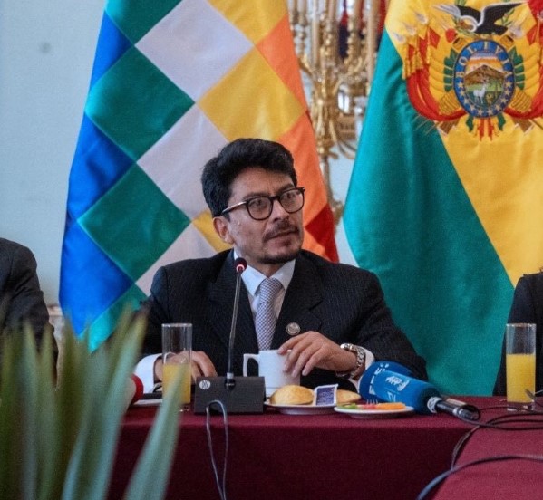 CANCILLERÍA CALLA APOYOS EXTERNOS Y SOLO REPUDIA CRÍTICAS