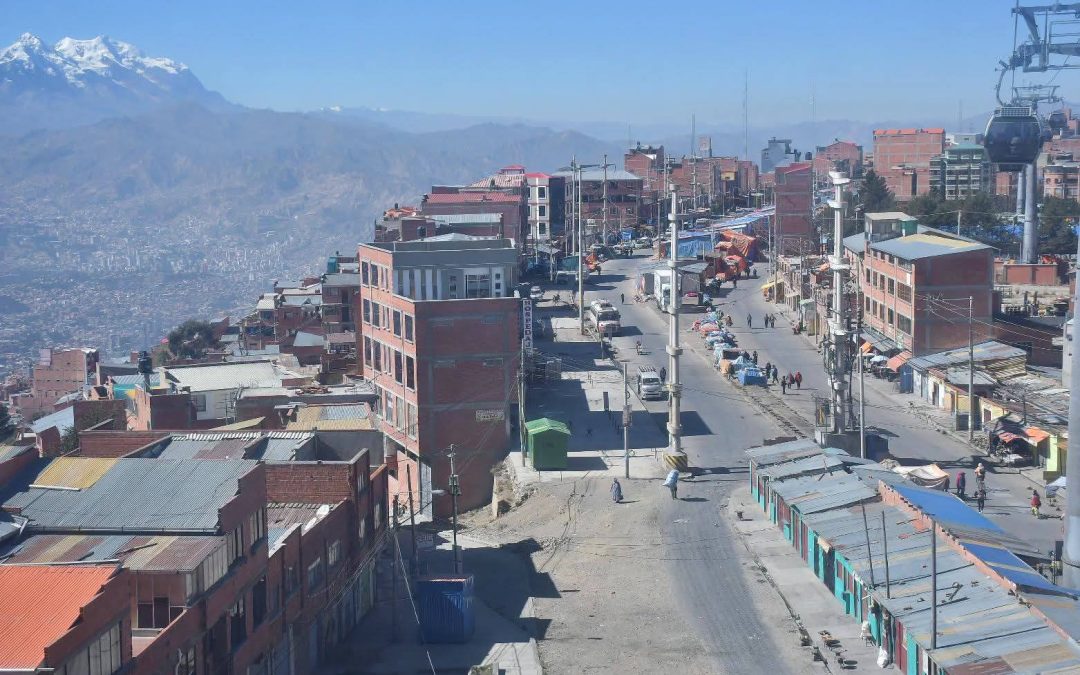 EL ALTO RATIFICA HUELGA INDEFINIDA Y DESAFÍA AL GOBIERNO DE RODRIGO PAZ