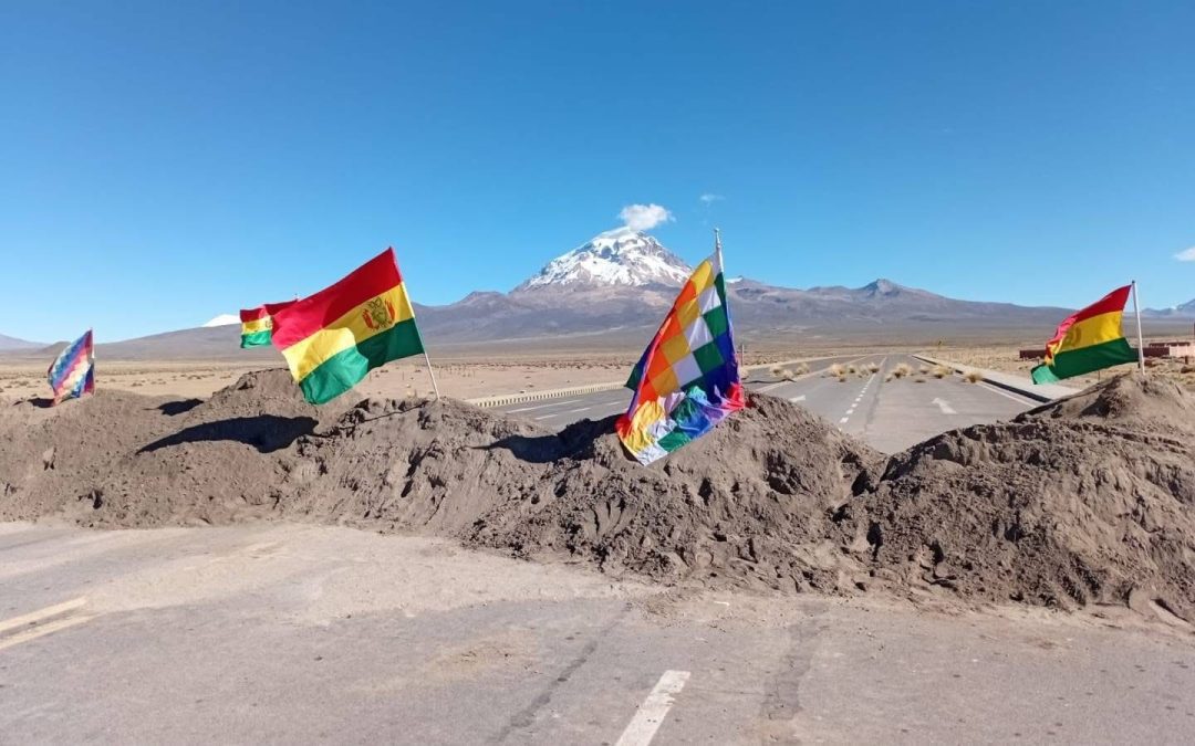 BLOQUEOS SE EXPANDEN Y AISLAN A CINCO DEPARTAMENTOS DEL PAÍS