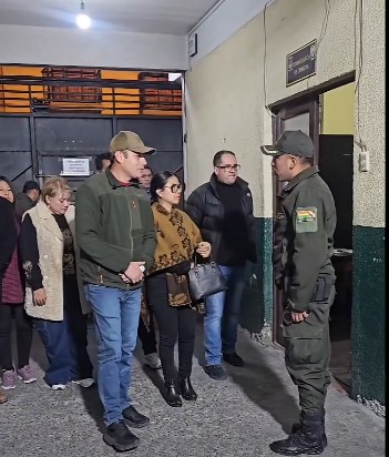 LARA VERIFICA SITUACIÓN DE DIRIGENTES DE LA COB Y EXIGE RESPETO AL DEBIDO PROCESO