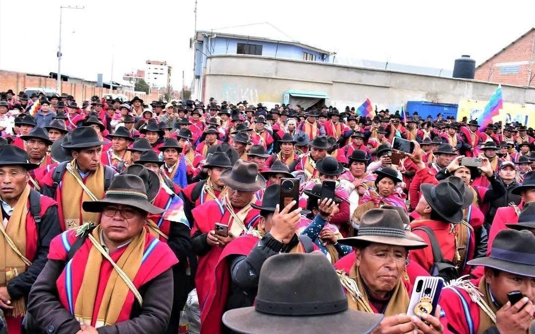 BLOQUEOS SE RADICALIZAN EN OCCIDENTE Y ORIENTE ANTE CRECIENTE RECHAZO AL GOBIERNO