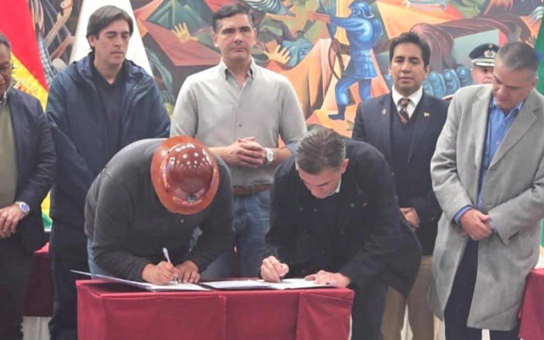 DIRIGENTES TUPAC KATARI ACUSAN A ARGOLLO DE TRAICIONAR LA LUCHA SOCIAL