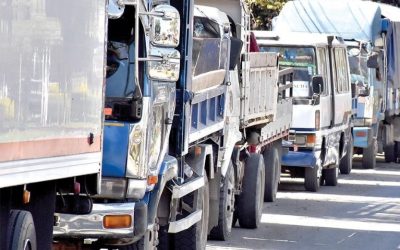 ESCASEZ DE COMBUSTIBLE ACERCA UN DIÉSELAZO Y GASOLINAZO