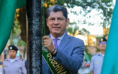 BENI INICIA AGOSTO CON IZA DE BANDERAS PATRIAS