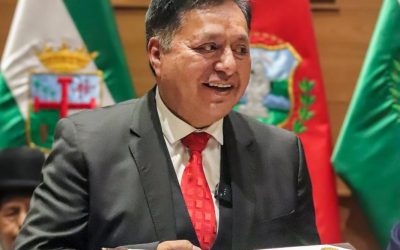 LUIS VÁSQUEZ ACUSA A PAZ DE BUSCAR VOTOS CON PREBENDAS