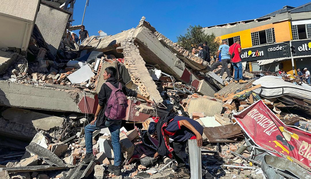 TERREMOTO EN COLOMBIA DEJA MÁS DE 70 PERSONAS FALLECIDAS