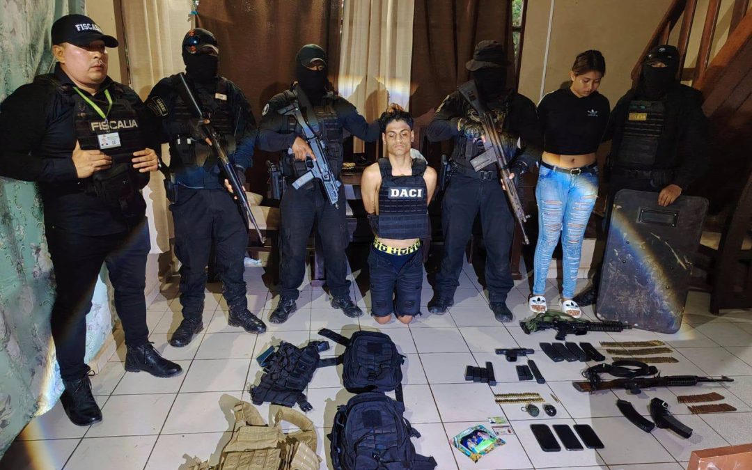 ALLANAMIENTOS EN SANTA ANA TERMINAN CON SEIS DETENIDOS Y ARMAS INCAUTADAS