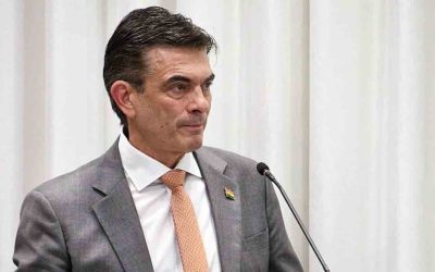 PAZ ABRE LA PUERTA A MÁS FINANCIAMIENTO EXTERNO