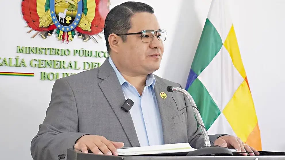 MARIACA NIEGA CONOCER A MARSET Y RECHAZA CUALQUIER CONTACTO