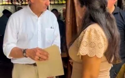 CONCEJAL ENTREGA CARTA A RODRIGO PAZ Y EXIGE OBRAS VIALES PARA BENI