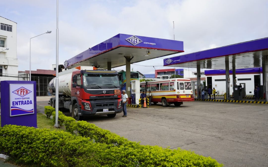 FMI FIJA ELIMINACIÓN TOTAL DE SUBSIDIOS Y LIBRE PRECIO DE COMBUSTIBLES PARA 2027