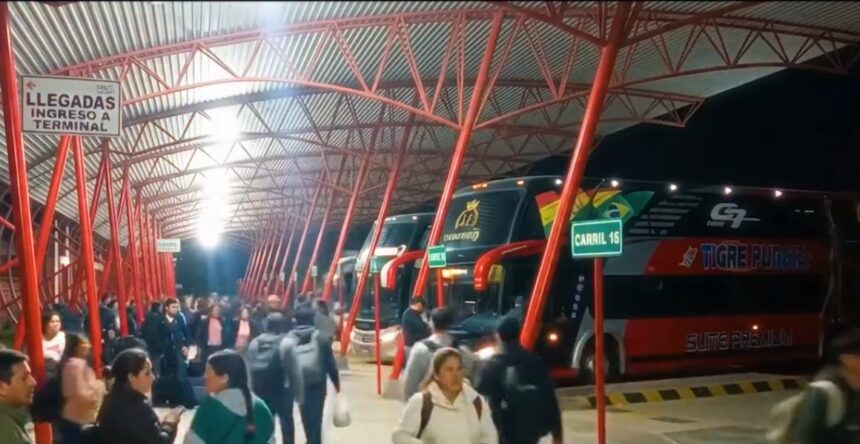 PASAJES SUBEN 35% Y GOLPEAN EL BOLSILLO FAMILIAR